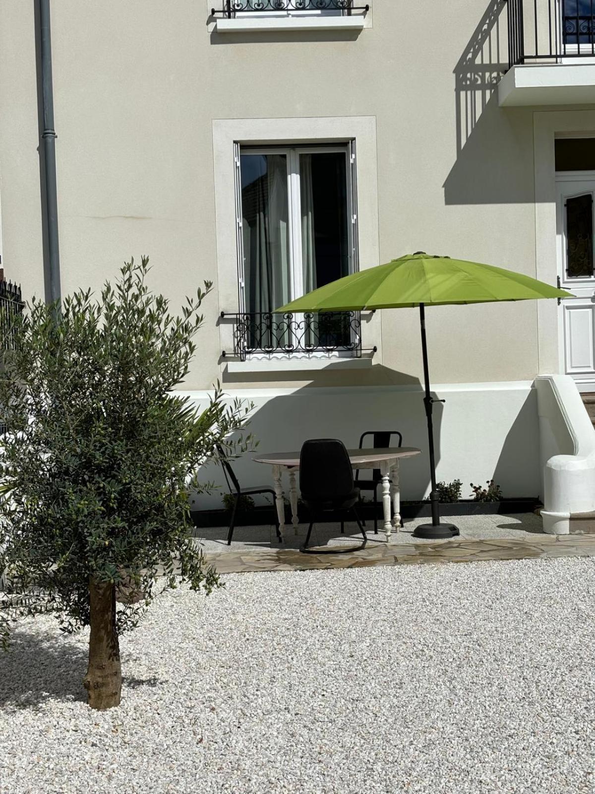 Appartement 2 Chambres Dans Une Belle Maison A Proximite De Paris Asnières Exteriör bild